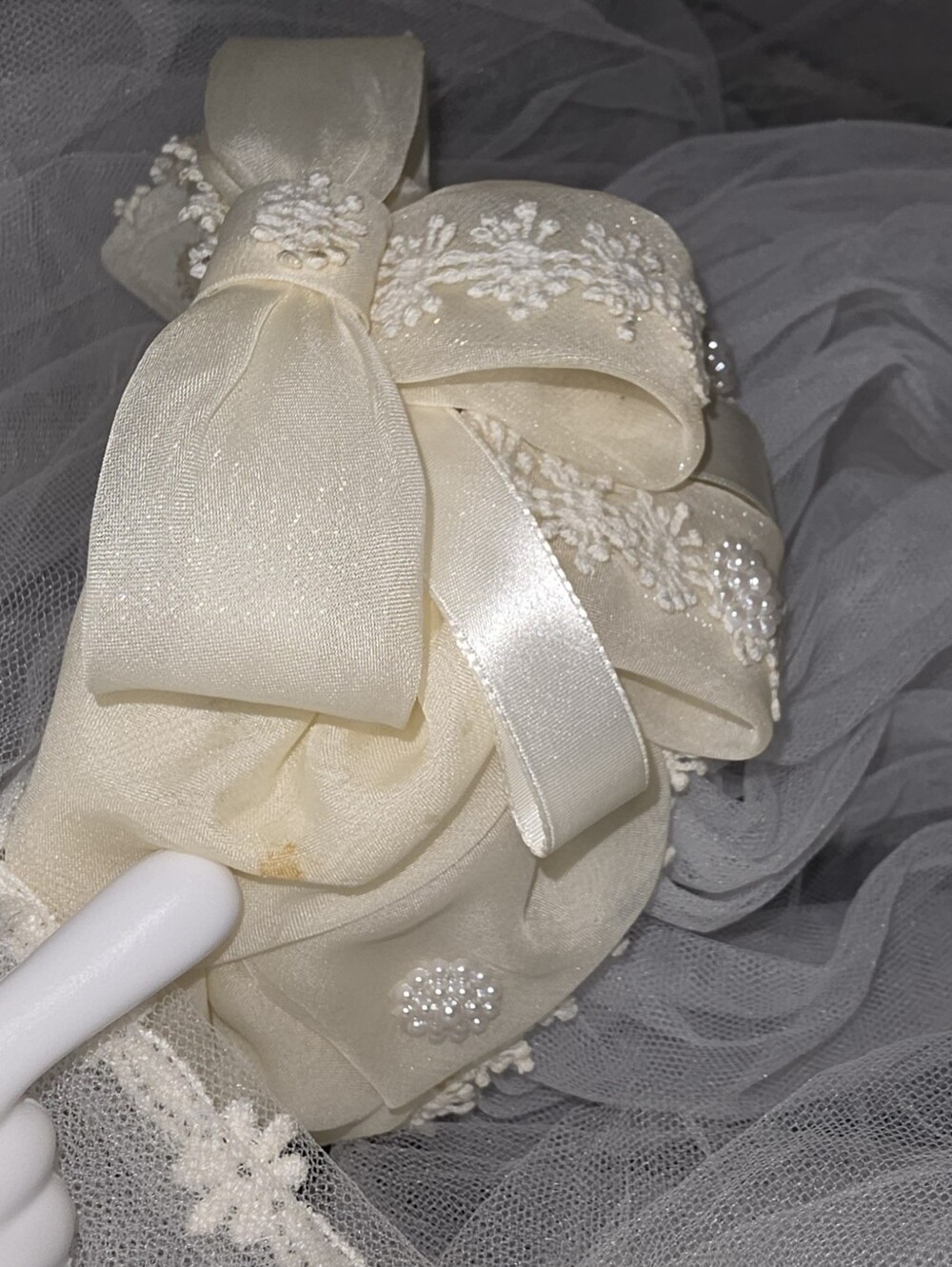 Vintage 1960-70's Juliet Bridal Ivory Lace Bow Veil Headpiece Romance Cathedral - Picture 15 of 16
